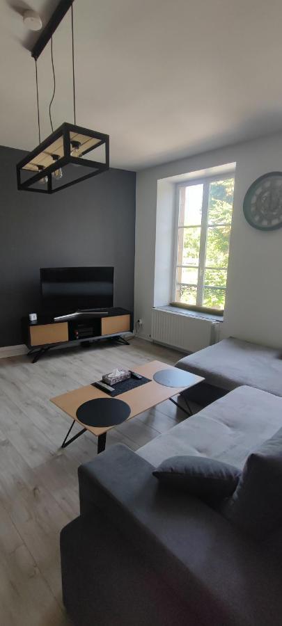 Appartement D'Hippolyte - Vue Musee Rimbaud ชาร์เลอวิลล์-เมซิแยร์ ภายนอก รูปภาพ