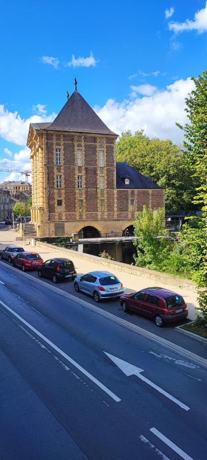 Appartement D'Hippolyte - Vue Musee Rimbaud ชาร์เลอวิลล์-เมซิแยร์ ภายนอก รูปภาพ